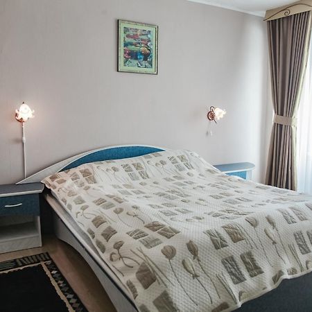 Sary Arka Hotel Pavlodar Ngoại thất bức ảnh