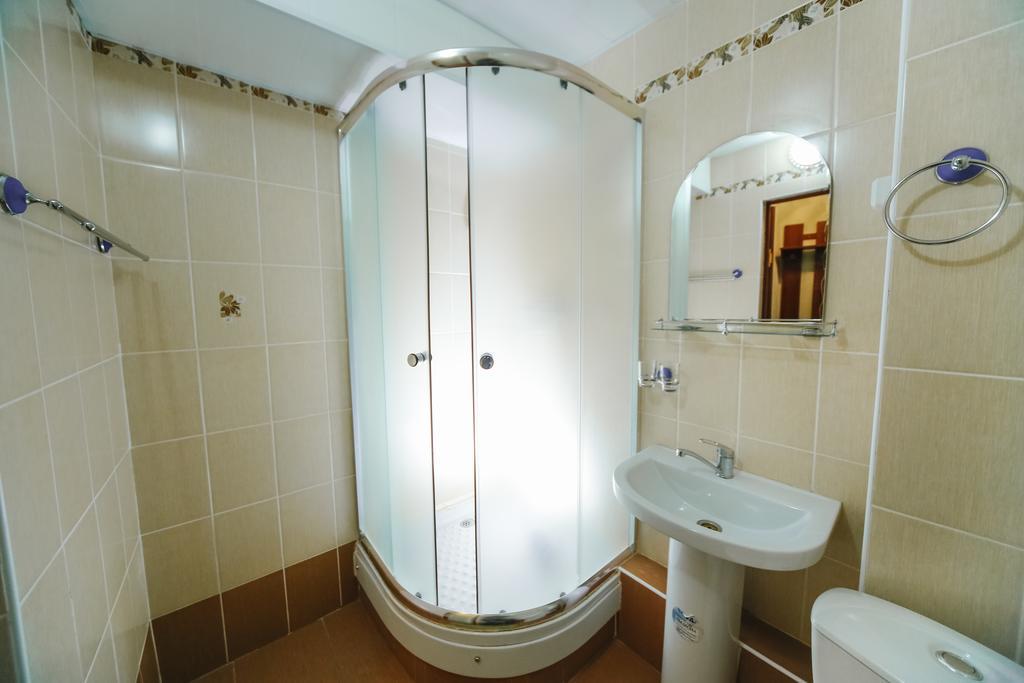 Sary Arka Hotel Pavlodar Ngoại thất bức ảnh