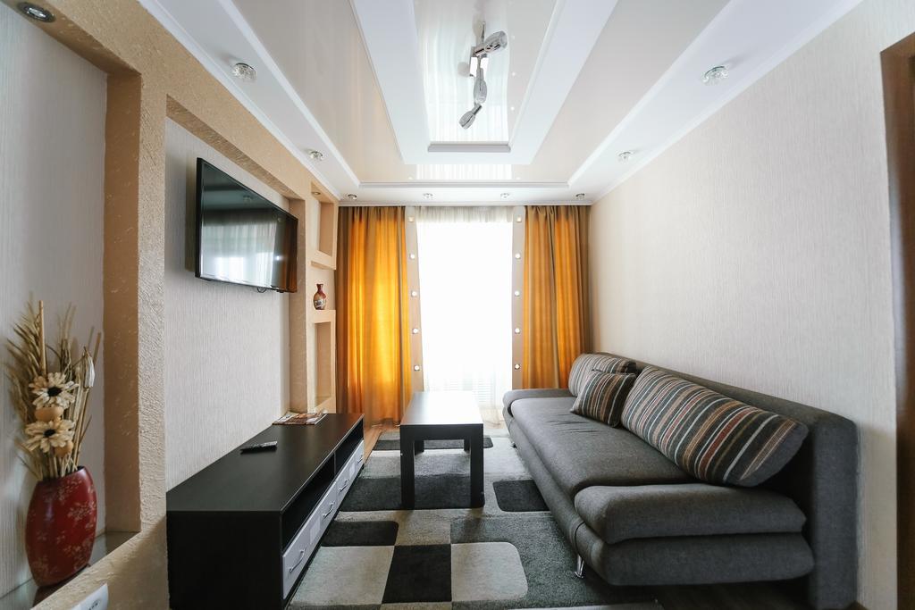 Sary Arka Hotel Pavlodar Ngoại thất bức ảnh