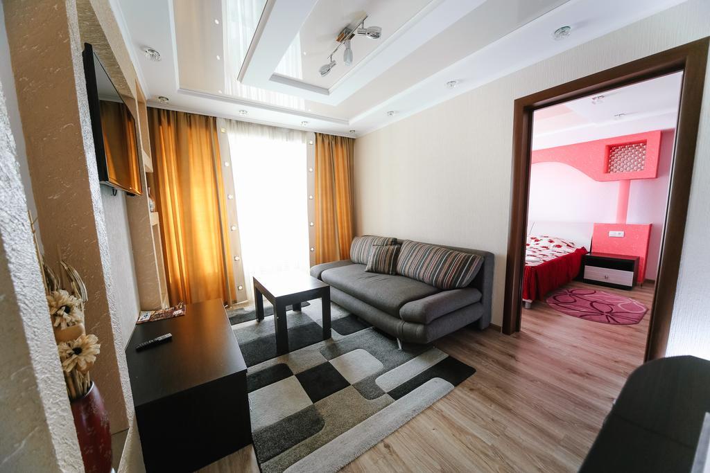 Sary Arka Hotel Pavlodar Ngoại thất bức ảnh