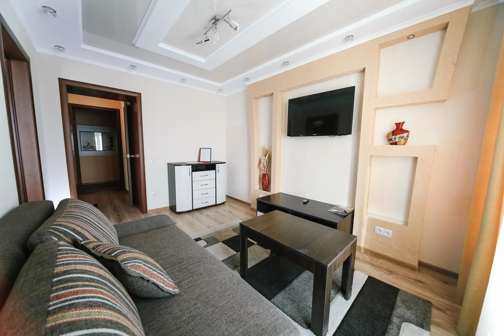 Sary Arka Hotel Pavlodar Ngoại thất bức ảnh
