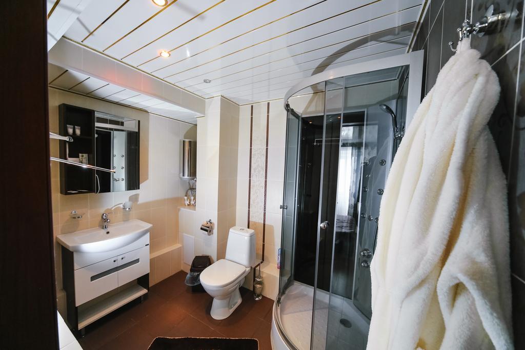 Sary Arka Hotel Pavlodar Ngoại thất bức ảnh