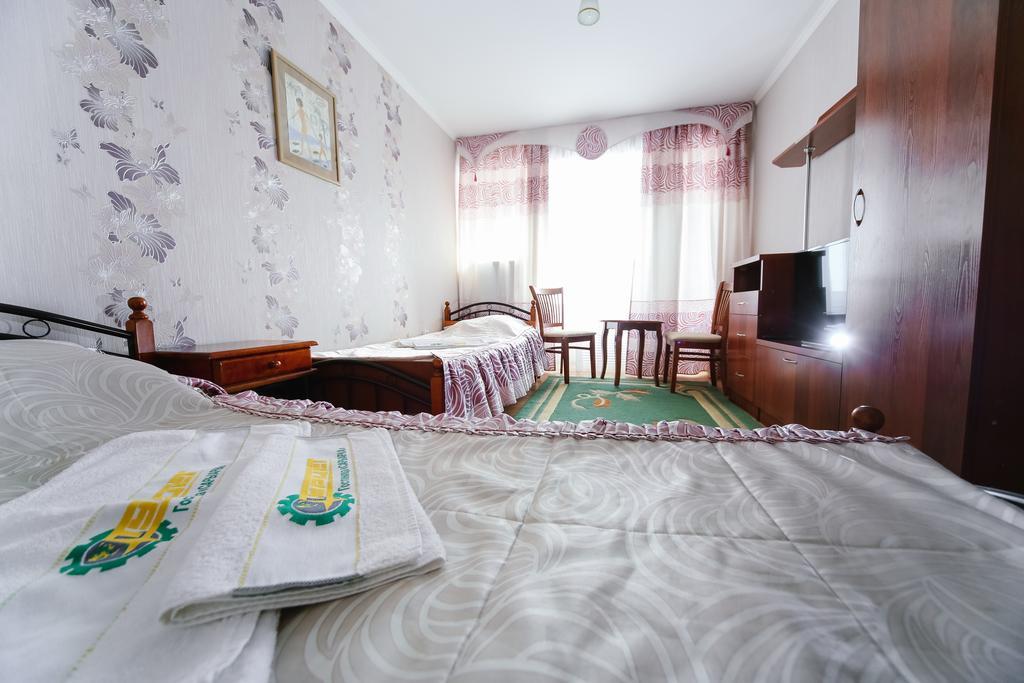 Sary Arka Hotel Pavlodar Ngoại thất bức ảnh