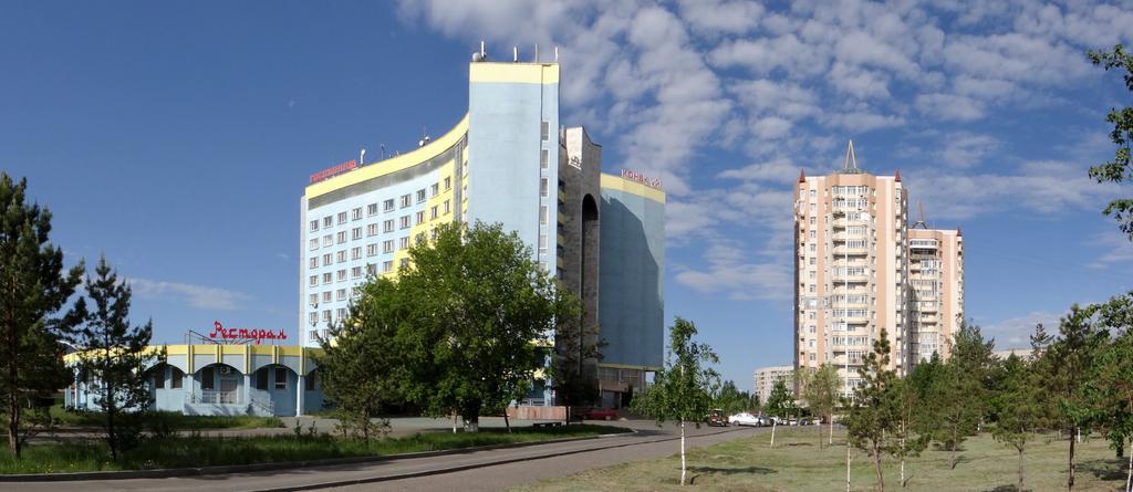 Sary Arka Hotel Pavlodar Ngoại thất bức ảnh