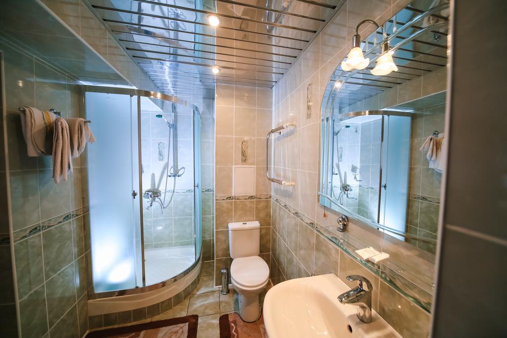 Sary Arka Hotel Pavlodar Ngoại thất bức ảnh