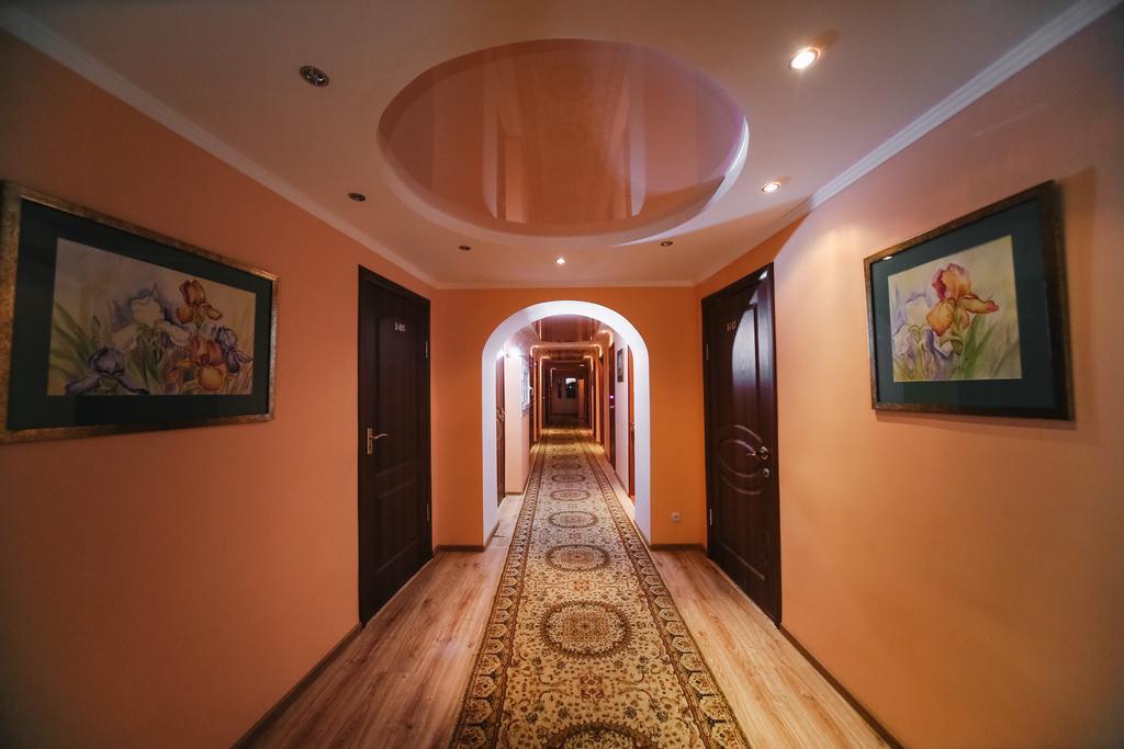 Sary Arka Hotel Pavlodar Ngoại thất bức ảnh