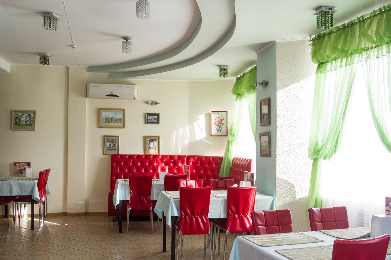Sary Arka Hotel Pavlodar Ngoại thất bức ảnh